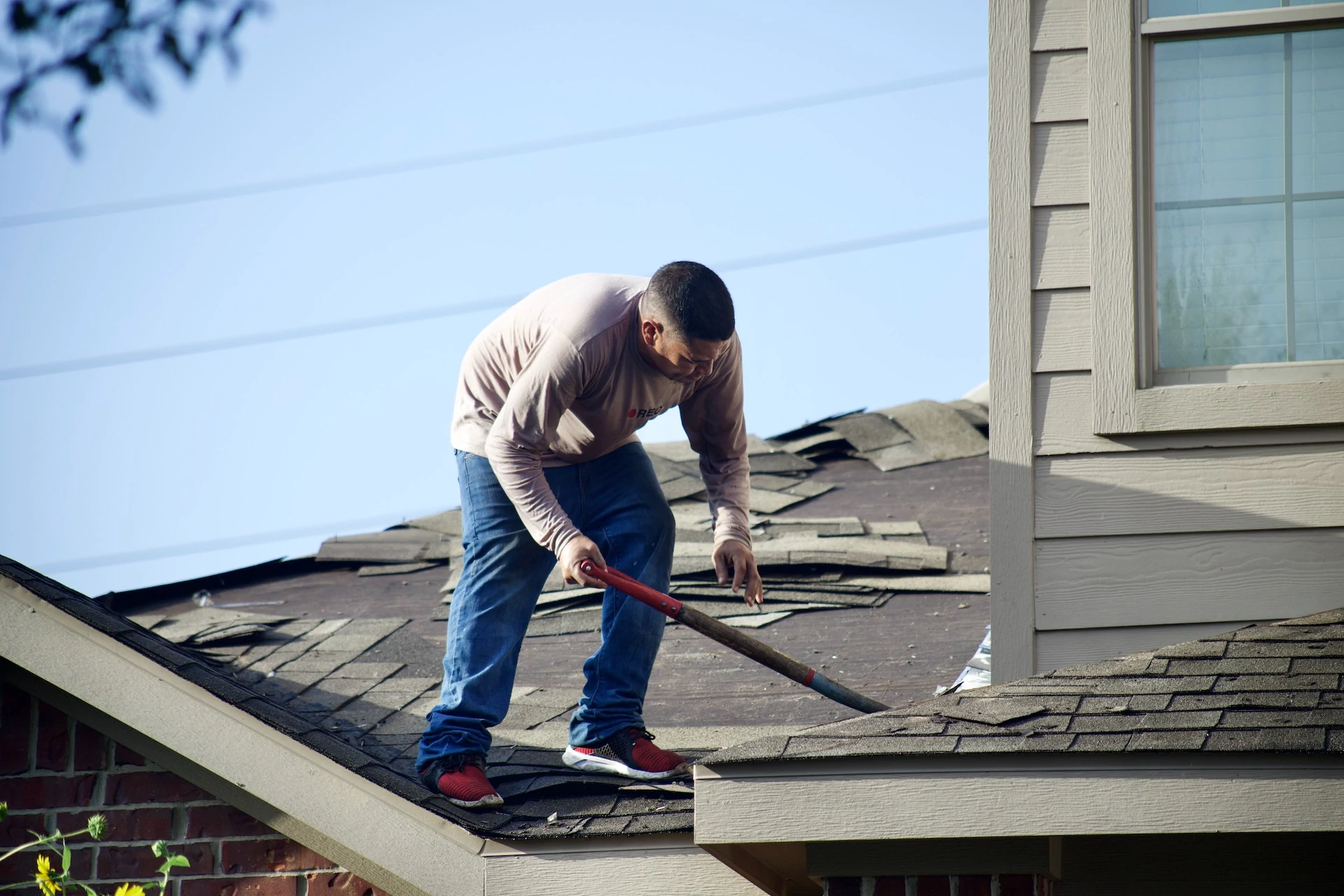 What's Wrong With DIY Roof Repairs/Restoration?